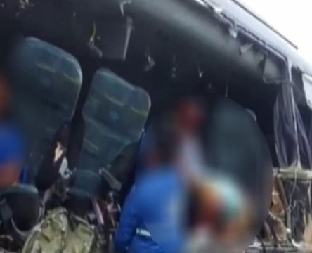 Varios muertos y heridos es el resultado de un accidente de tránsito entre un bus y una volquete