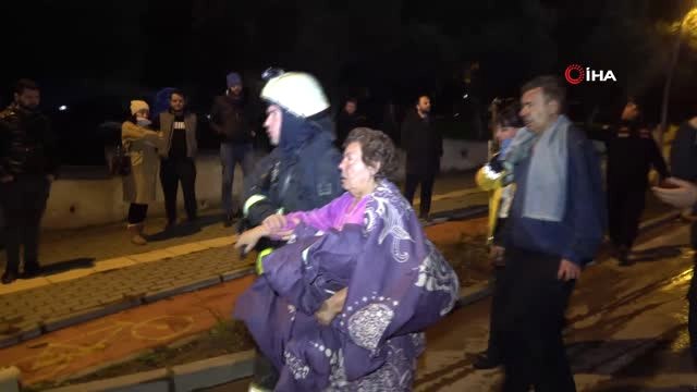 Dumanların Arasında Kurtarılmayı Beklediler