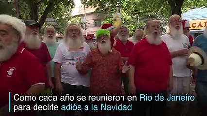 Santas de Brasil se despiden de la Navidad