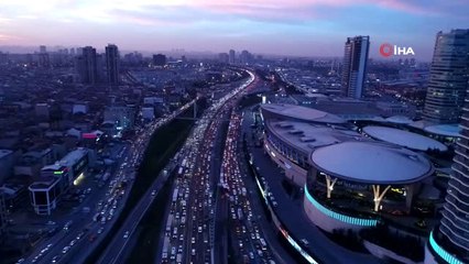 Kuzey Marmara Otoyolu'nun Tamamlanmayan Bölümünün Oluşturduğu Trafik Havadan Görüntülendi