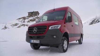 Mercedes-Benz Sprinter 319 CDI Panel Van Design in red - Driving Event Hochgurgl 2018