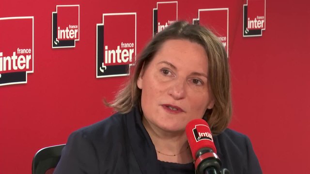 Valérie Rabault au micro de Frédéric Métézeau