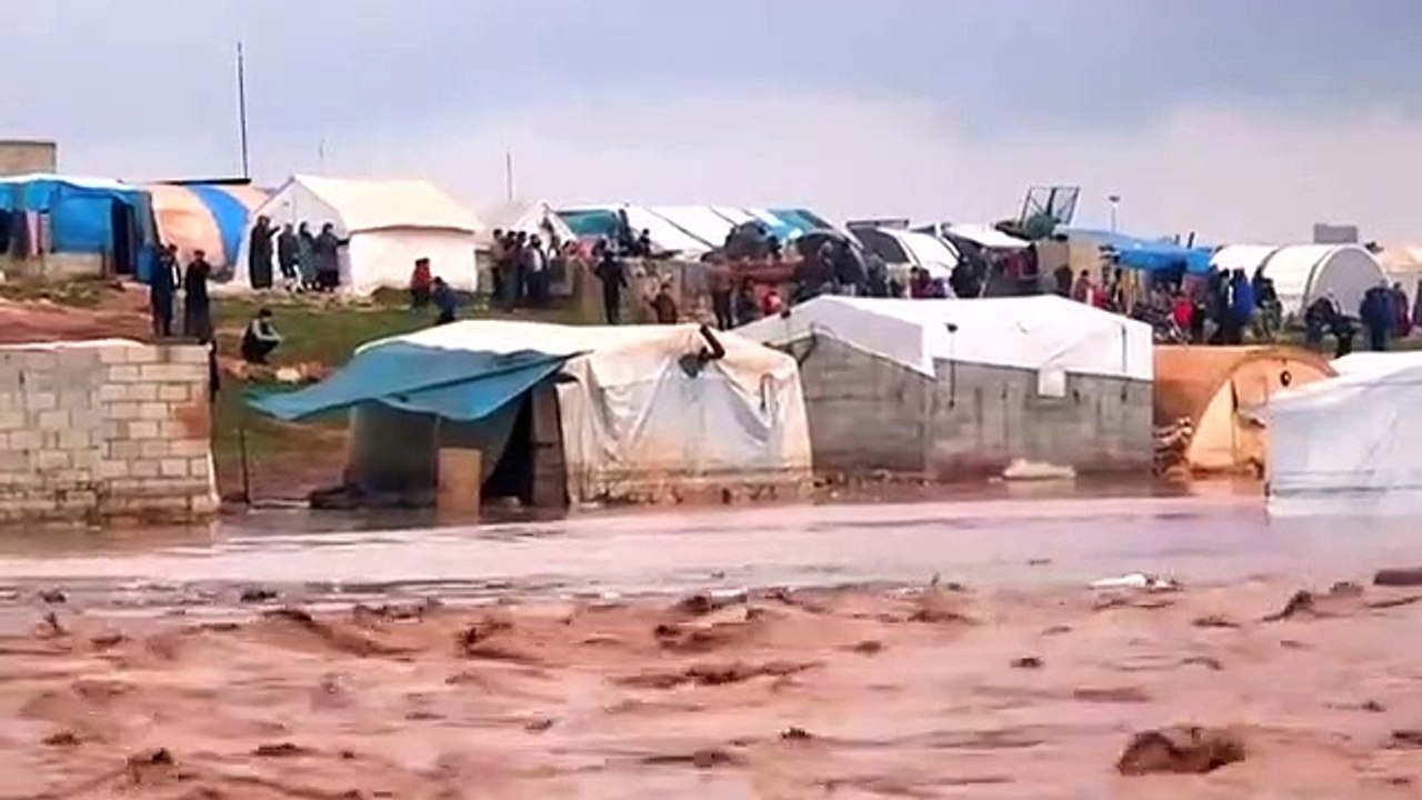 Sturzflut in flüchtlingscamps