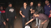 Salman Khan Birthday : Midnight Celebrations With Star Studded Bash At Farmhouse
