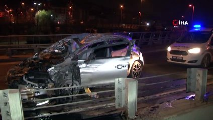 Kağıthane’de Otomobil Kontrolden Çıkıp Bariyerlere Çarptı: 4 Yaralı