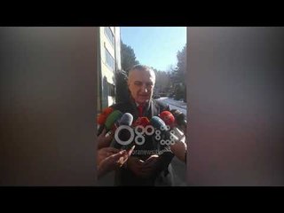 Ora News - Policia i ndalon të protestojnë, Meta i hap dyert e presidencës emigrantëve