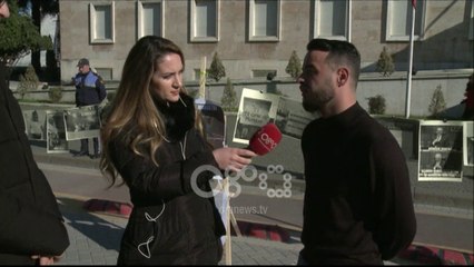 Ora News - Studentët të pakënaqur me vendimet e qeverisë: Nuk kërkuam kurs anglishtje falas