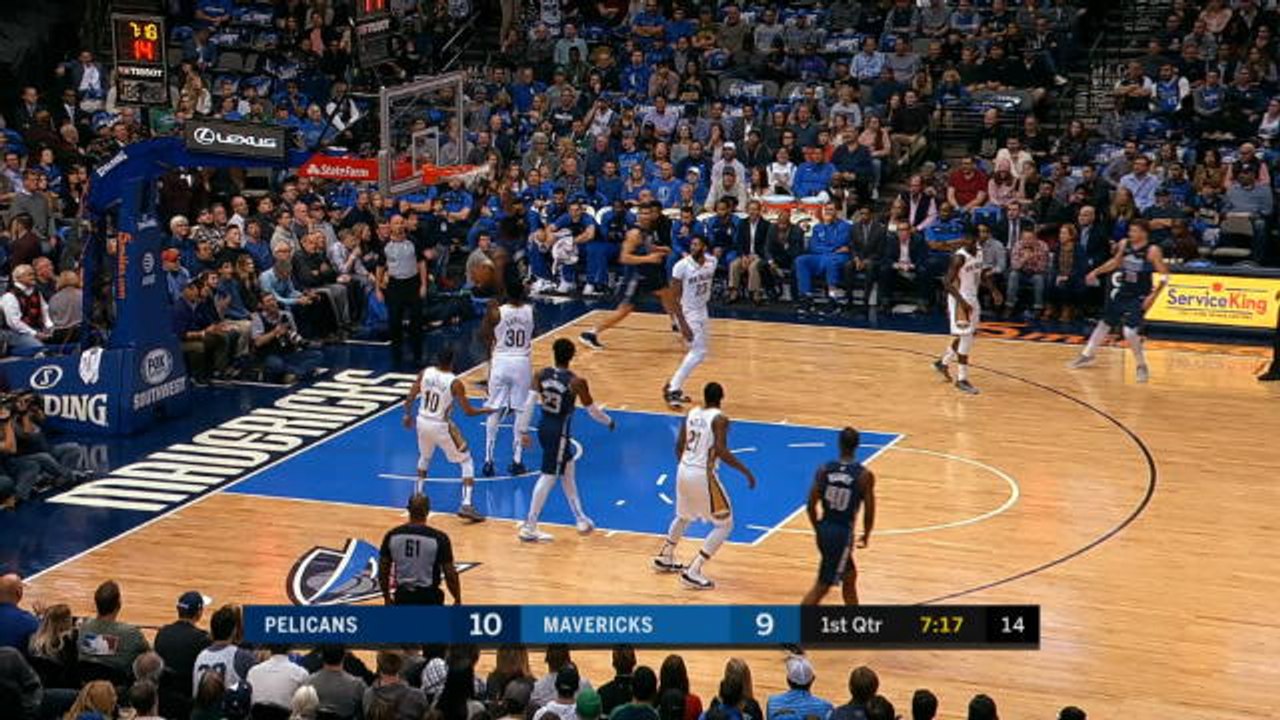 DeAndre Jordan throws huge slam