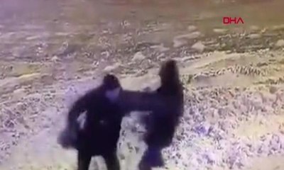 Saldırganın elinden silahı almak istedi, başından vuruldu