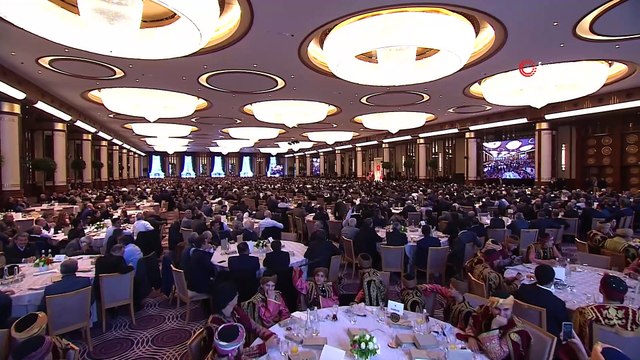 Cumhurbaşkanı Erdoğan: 'Ana muhalefetin başındaki zat önceki gün çıkmış şahsımı bu göreve meşru bir şekilde gelmemekle itham ediyor ve benim cumhurbaşkanım değilsin diyor. Senin cumhurbaşkanın olmaya meraklı değilim'