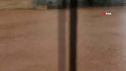 Dere Taştı Okul Bahçesi Göle Döndü