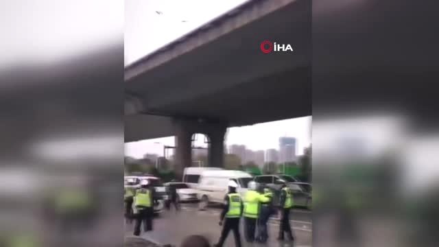 Çift Katlı Otobüs Sinyalizasyon Direğine Çarptı: 1 Ölü, 7 Yaralı