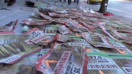 İzmir Tezgahtaki Milli Piyango Biletlerini Yırtıp, Benden Şikayetçi Ol Dedi