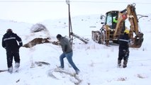 Kardan Devrilen Elektrik Direklerini 'Enerji Timleri' Onarıyor