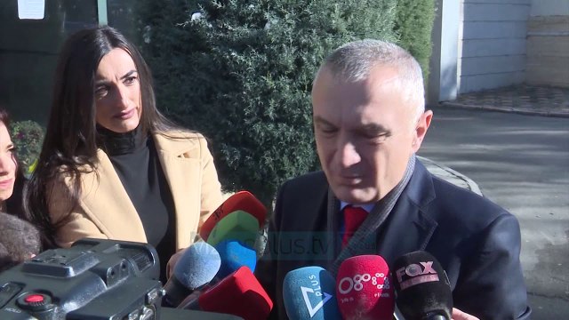 Meta: Problemi i studentëve zgjidhet vetëm me dialog - News, Lajme - Vizion Plus