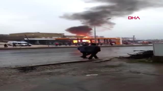 Şanlıurfa'nın Bozova İlçesinde Akaryakıt İstasyonunda Patlama Meydana Geldi