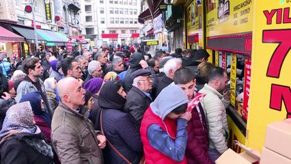 متجر "نعمت أبله" يجذب آلاف الأتراك الراغبين بالفوز باليانصيب