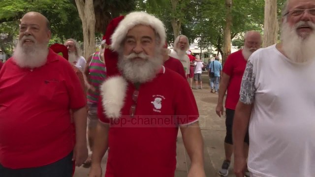 Një shkollë ku merret licenca për babagjyshë - Top Channel Albania - News - Lajme