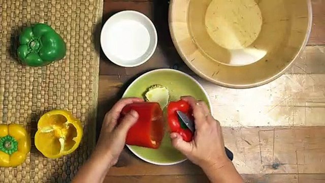 Pimientos rellenos de QUINOA y pollo | Receta fácil con truco