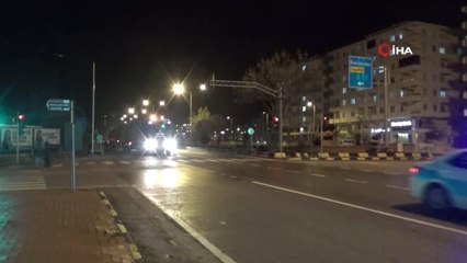 Kilis'ten Münbiç'e Tank Sevkıyatı