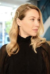 Tuto Coiffure Réveillon : le side hair habillé