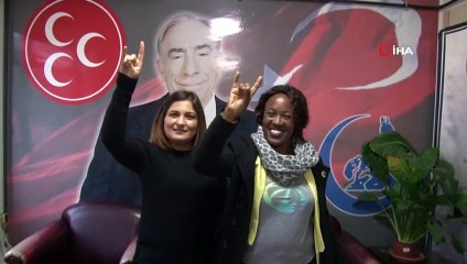 Bahçeli Hayranı Etiyopya Asıllı Öğretmen, MHP’ye Üye Oldu