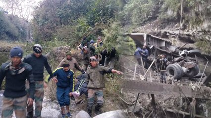 Dehradun में 115 Year Old Bridge Collapse, जानें कैसे हुआ हादसा | Watch Video | वनइंडिया हिंदी