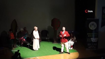 Tiyatro Sahnesinde Sürpriz Evlilik Teklifi