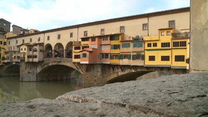 Firenze, furgone danneggia colonna del Corridoio Vasariano