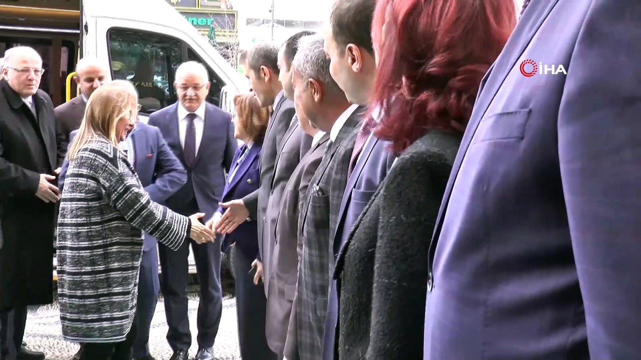 Bakan Pekcan'dan Gaziantep Büyükşehir Belediyesi'ne ziyaret