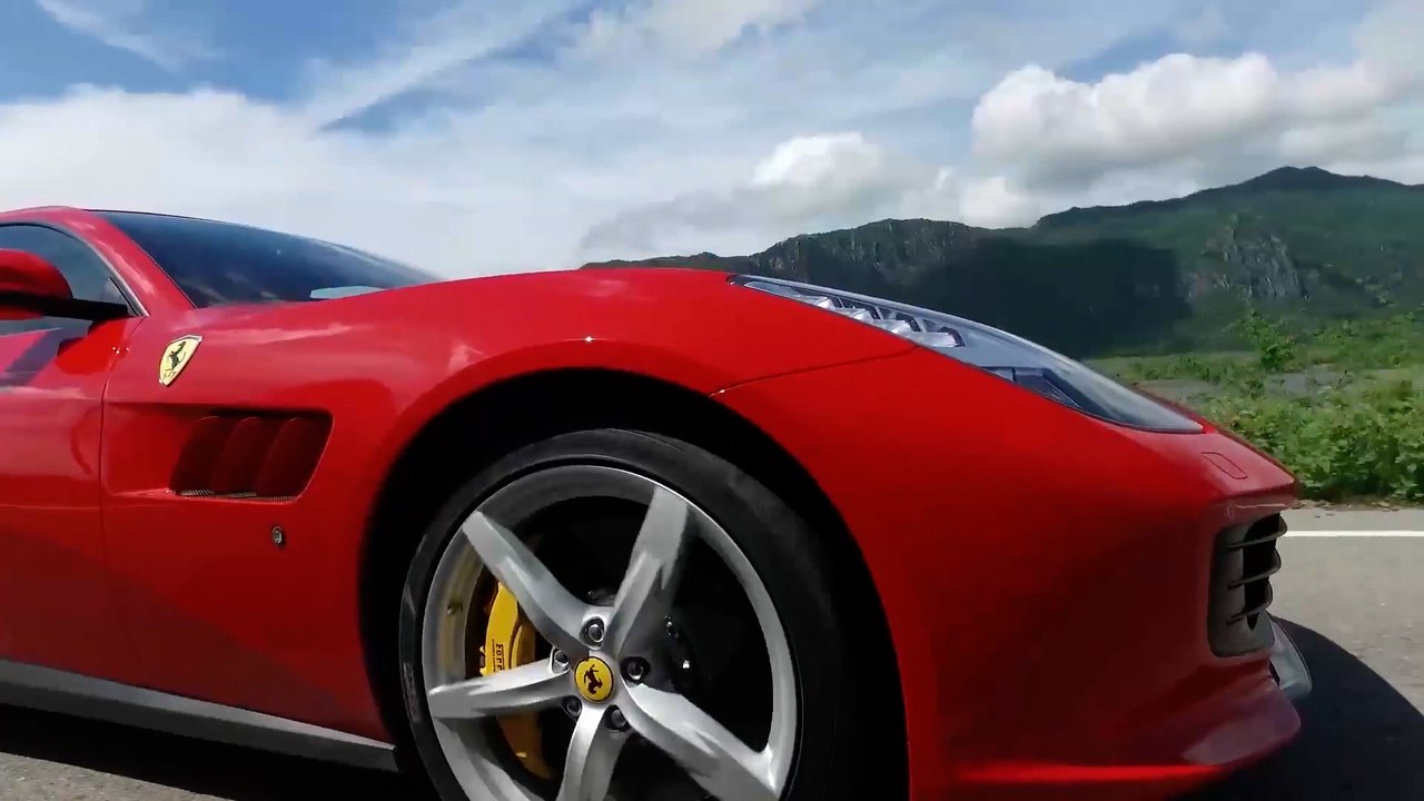 Eine Tour durch Kanada im luxuriösen Ferrari GTC4Lusso T