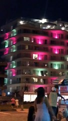 Casal esquece-se de fechar janela e vizinhança assiste na 1ª fila