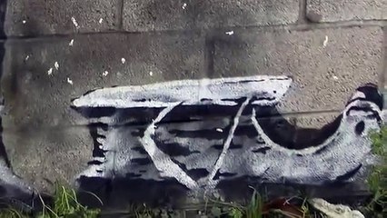 La dernière oeuvre de Banksy avec ce garçon léchant de la neige qui tombe