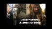 Déguisé en Jack Sparrow, Johnny Depp rend visite aux enfants malades à l'Institut Curie