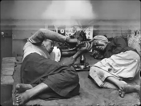 Fumerie d'opium AKA Opium Den (1901)