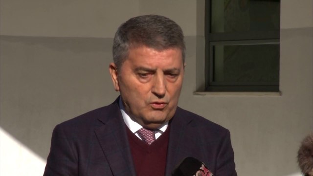 Ora News - Birra Tiranë shpërndan ndihma për fëmijët në nevojë të shkollës Ali Demi