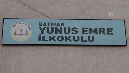 Minik Eller Kuşlara Yuva Yaptı