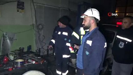 Tamirhanede çıkan yangın otomobillere sıçramadan söndürüldü
