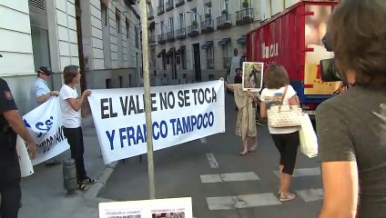 Delegación del Gobierno desaconseja enterrar a Franco en La Almudena
