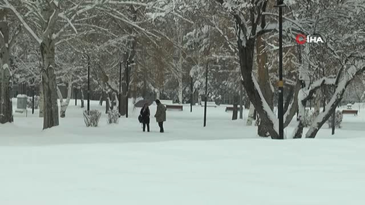 Erzurum'da Kar Yağışı, Buzlanma ve Tipi Etkili Oluyor
