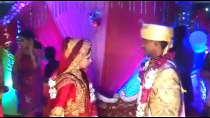Funny Indian wedding --funny jaimala Varmala video -- Funny shadi clips