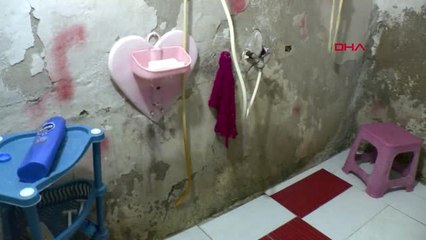 Adana Su Sızdıran Evde Yaşayan Çift Yardım Bekliyor