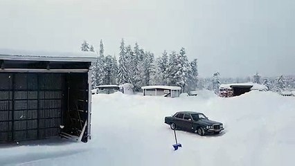 Faceplant après un backflip en motoneige