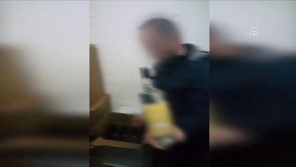 İzmir'de Bin 988 Şişe Kaçak İçki Ele Geçirildi