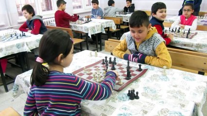 Sandıklı'da öğrencilere çeşitli kurslar veriliyor - AFYONKARAHİSAR