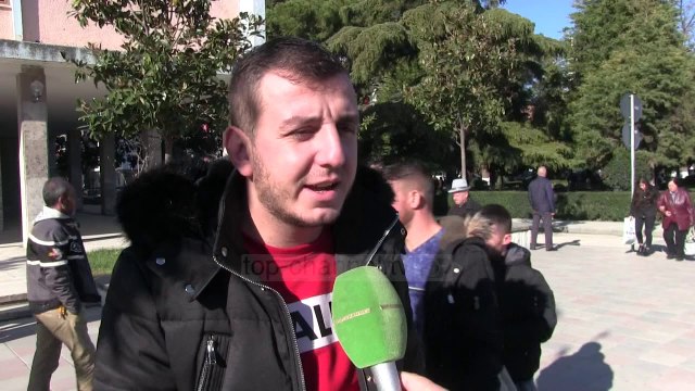 Fier, bastet deri në ditën e fundit - Top Channel Albania - News - Lajme