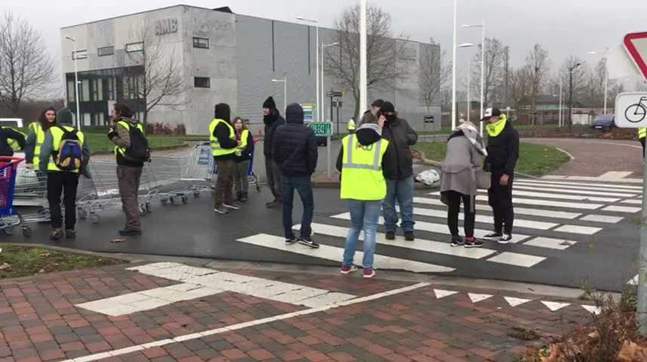 Les gilets jaunes se donnent rendez-vous aux Gr...