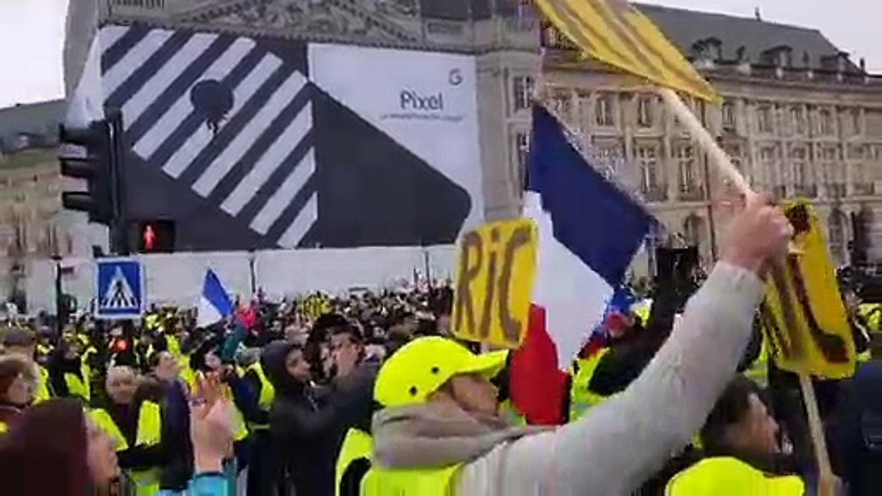 Gilets jaunes - du monde ce samedi dans les rues de Bordeaux pour la nouvelle manifestation de cet Acte VII