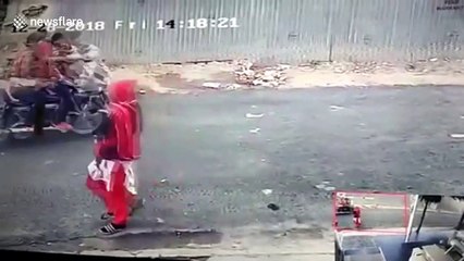 Woman has nasty fall from scooter when thief snatches her necklace
