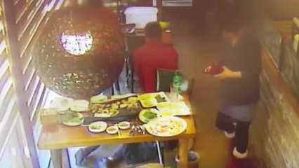 심정지 50대 여성 '심폐소생술'로 회생 / YTN